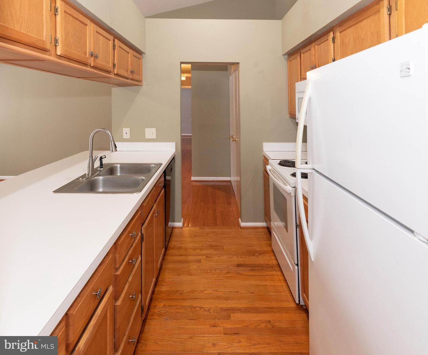 14201 Woolen Oak Court #9-32 photo 5