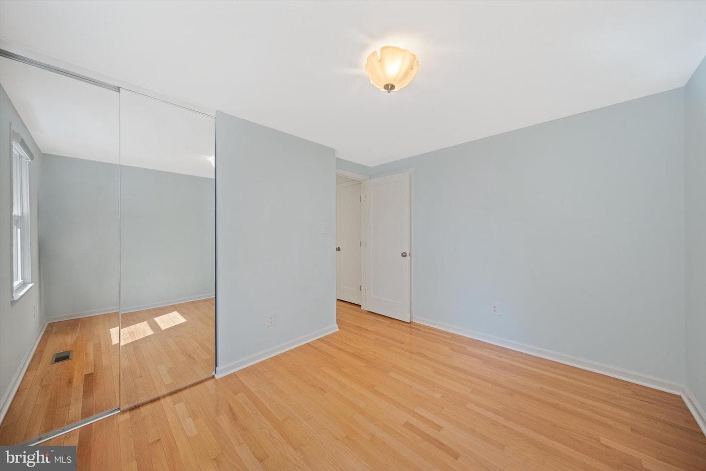 9329 Bentridge Avenue photo 10