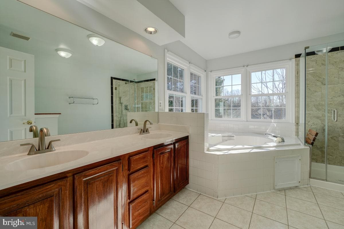 7475 Rosewood Manor Lane photo 35