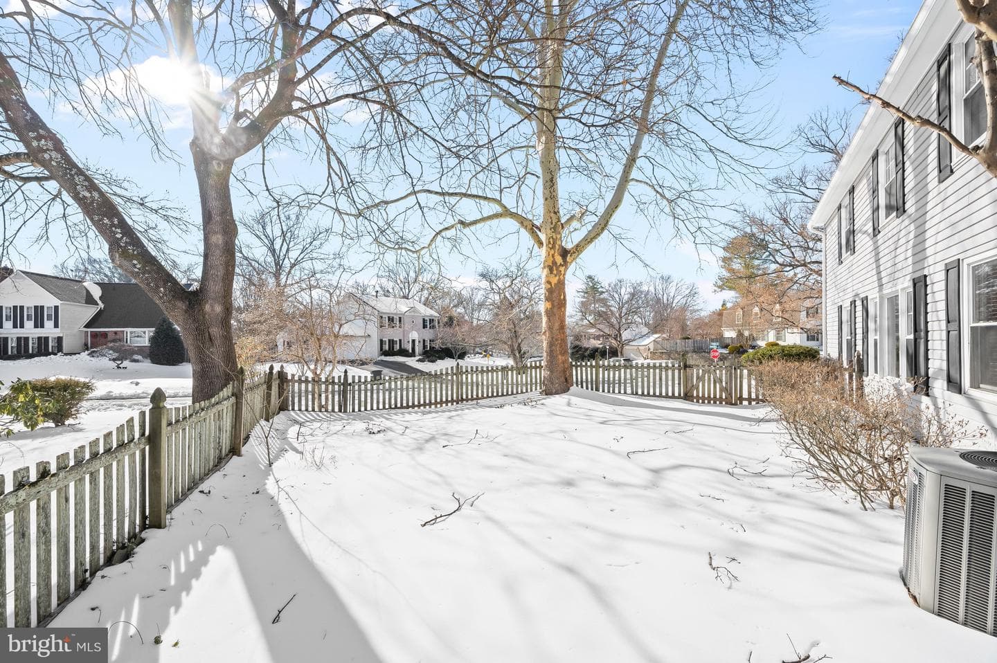 11601 Bedfordshire Avenue photo 36
