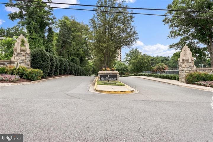 5225 Pooks Hill Road #c29n photo 31