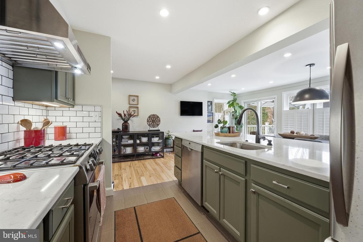 8916 Whitney Street photo 15