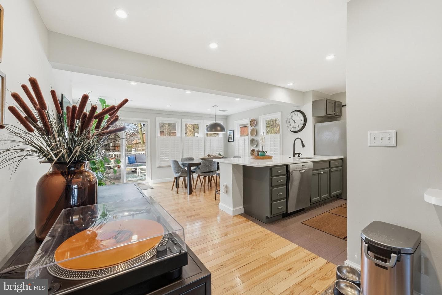 8916 Whitney Street photo 9
