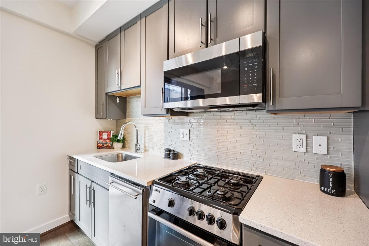 1320 Fenwick Lane #606 photo 18