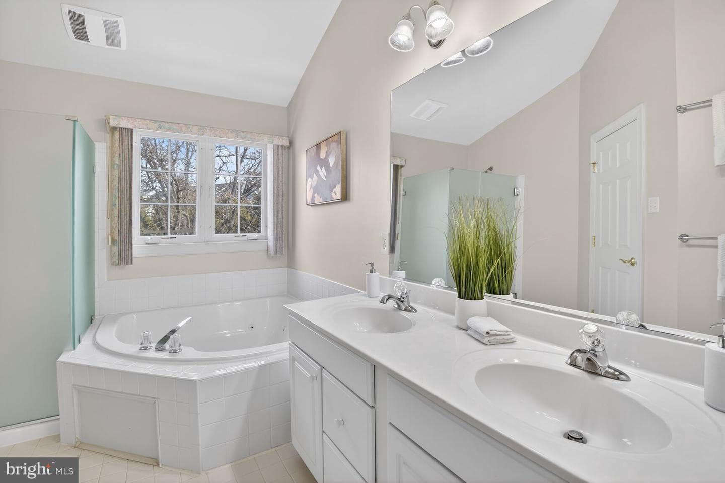 13766 Lambertina Place photo 16