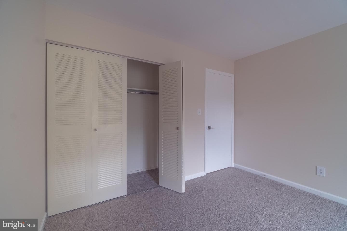 9416 Penshurst Court photo 19