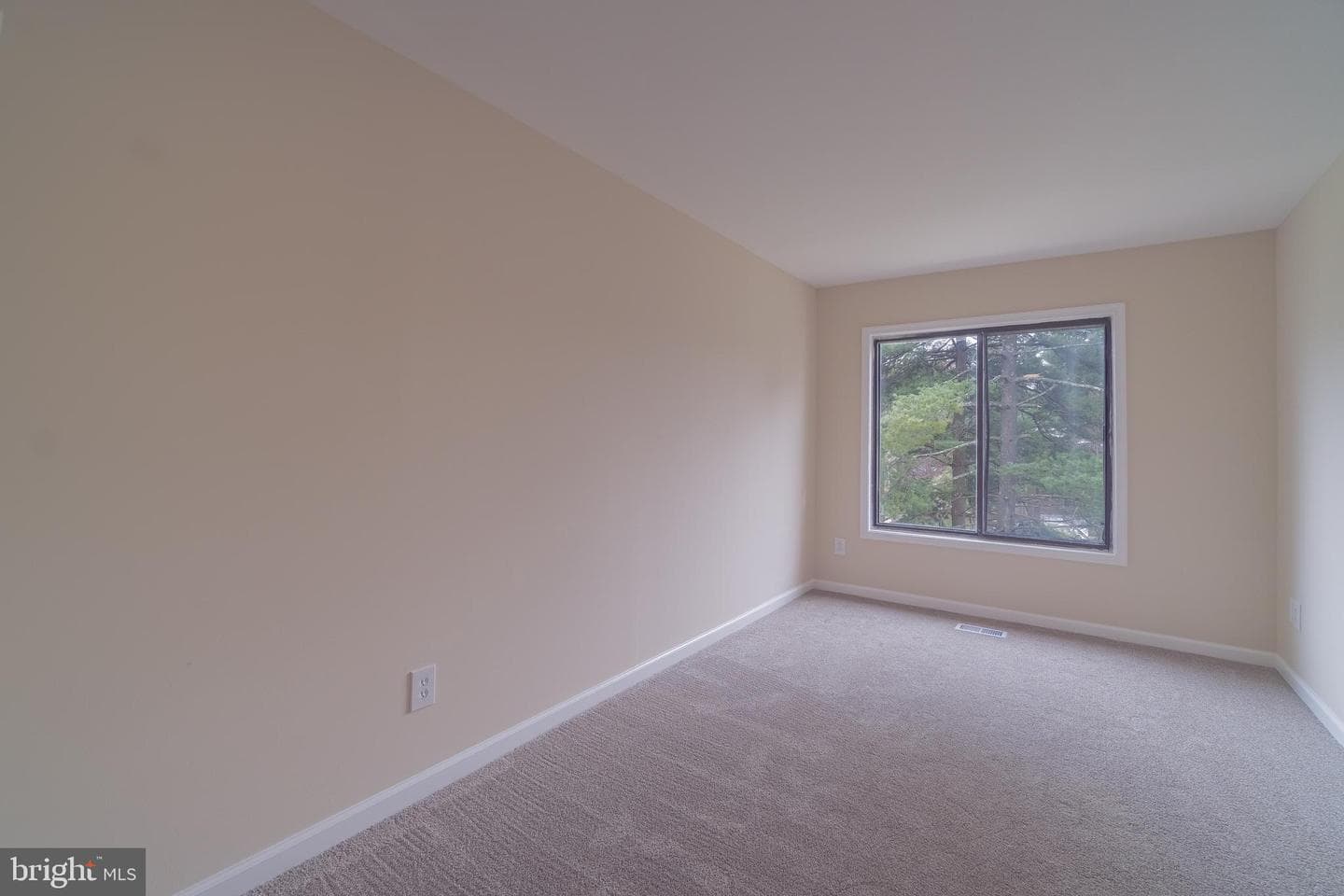 9416 Penshurst Court photo 20