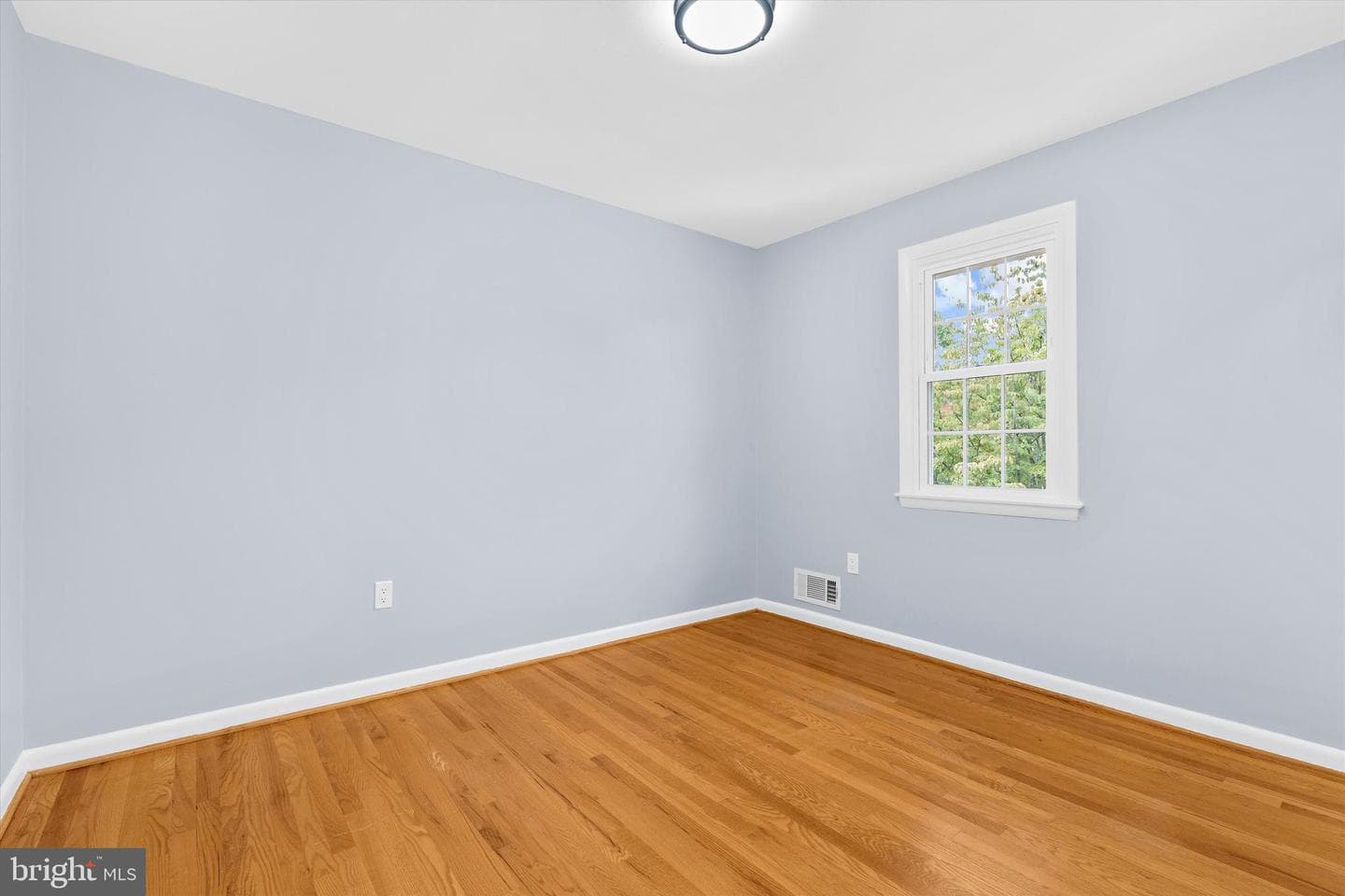 686 College Parkway photo 24
