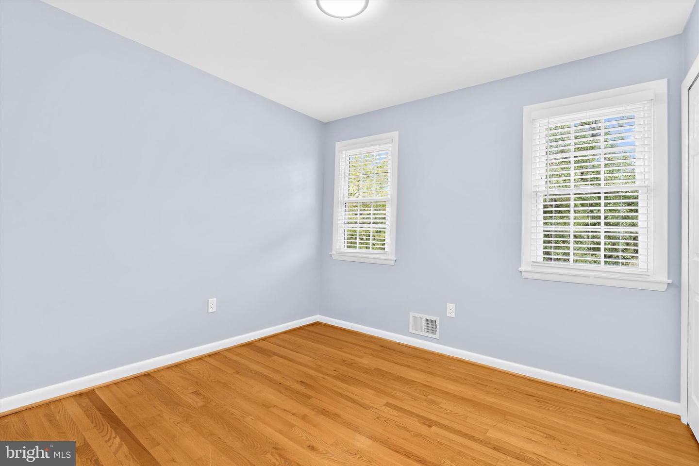 686 College Parkway photo 32