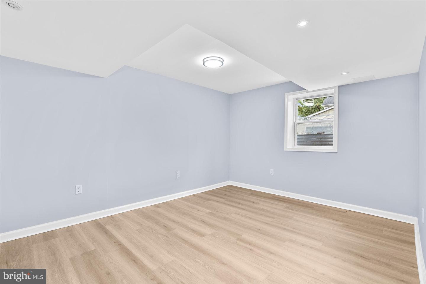 686 College Parkway photo 35