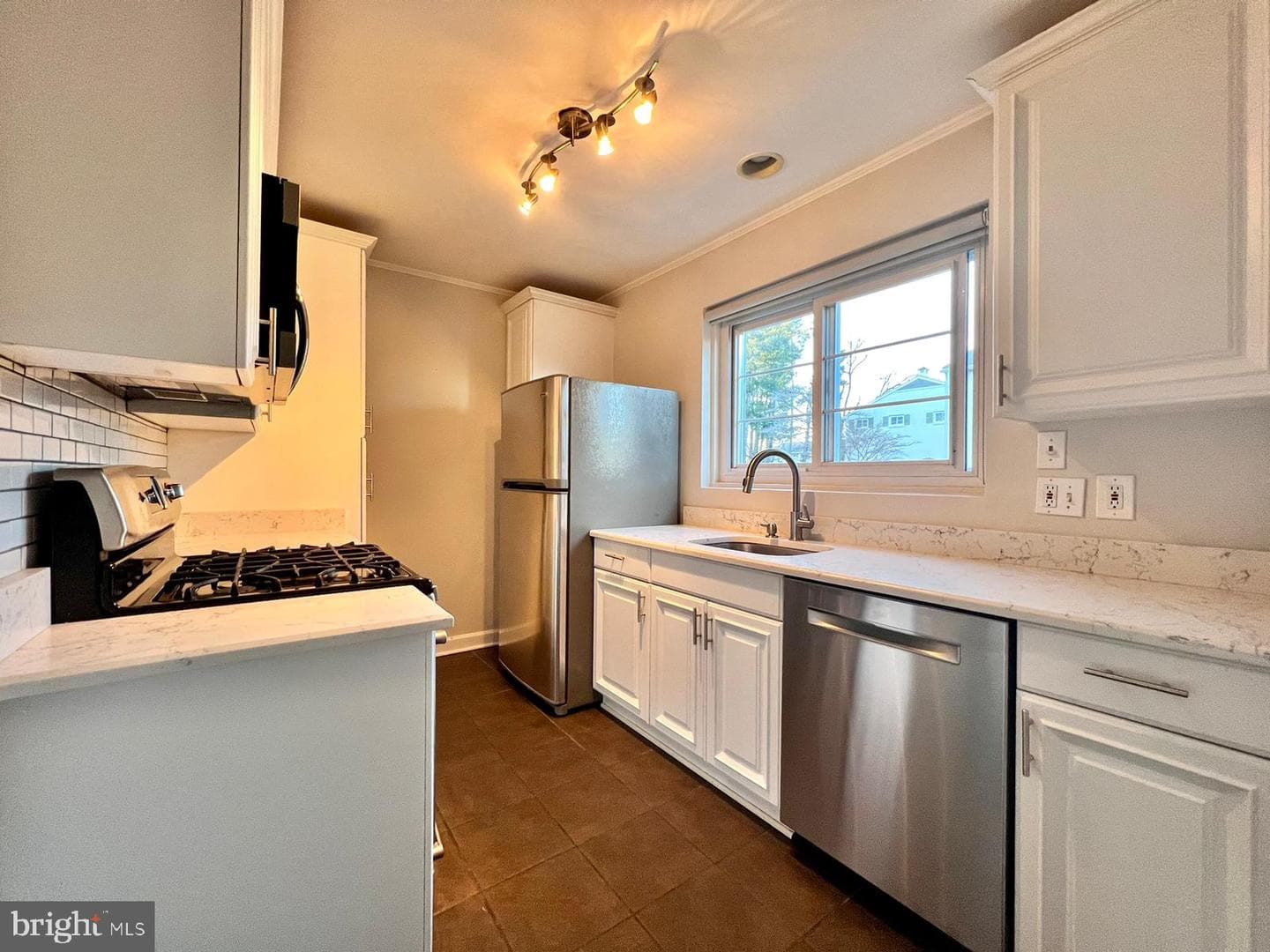 5332 Pooks Hill Road #304 photo 3