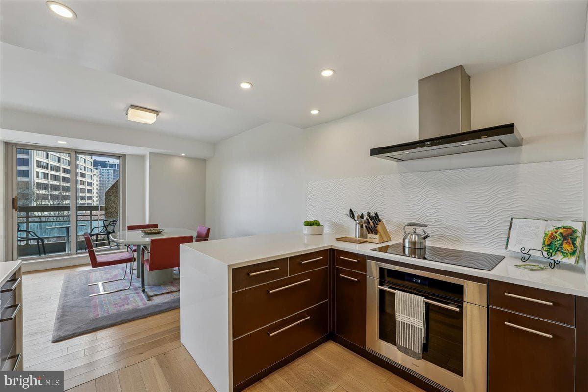 5600 Wisconsin Avenue #705 photo 12