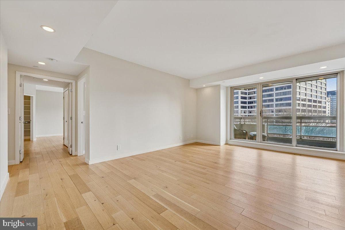 5600 Wisconsin Avenue #705 photo 3
