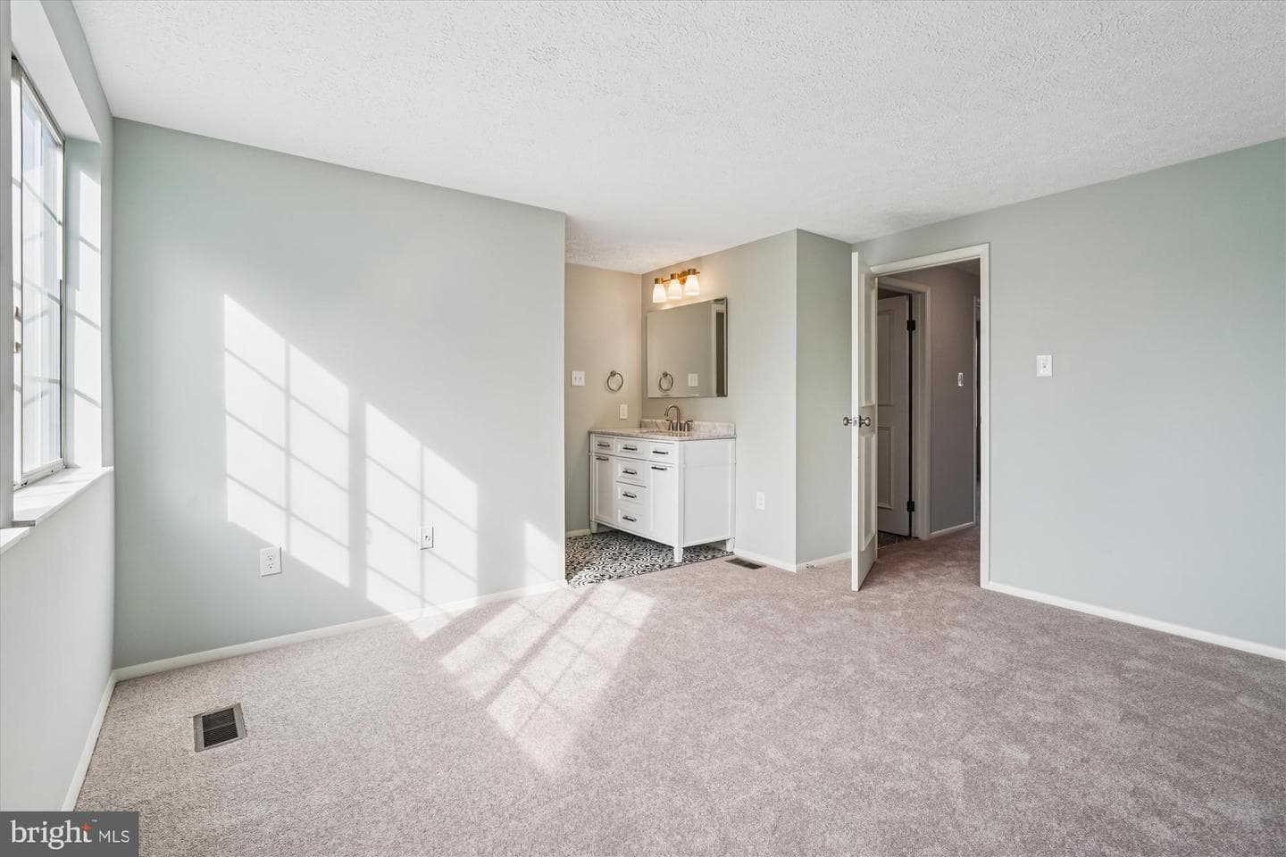 7623 Nutwood Court photo 14