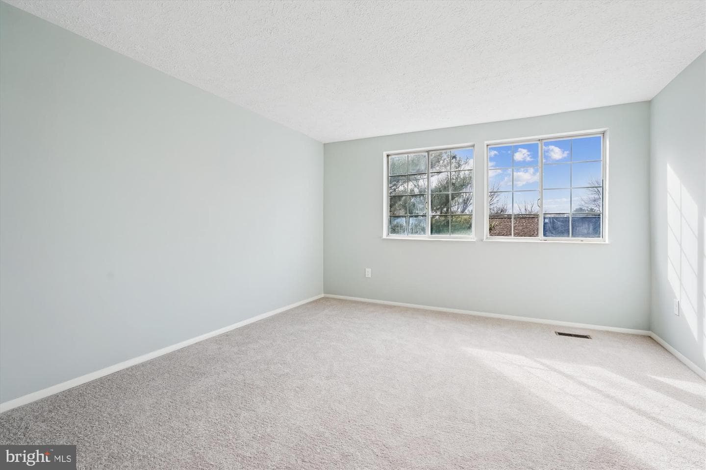 7623 Nutwood Court photo 15