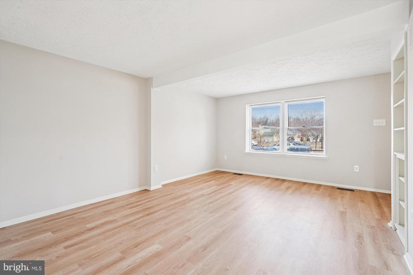 7623 Nutwood Court photo 6