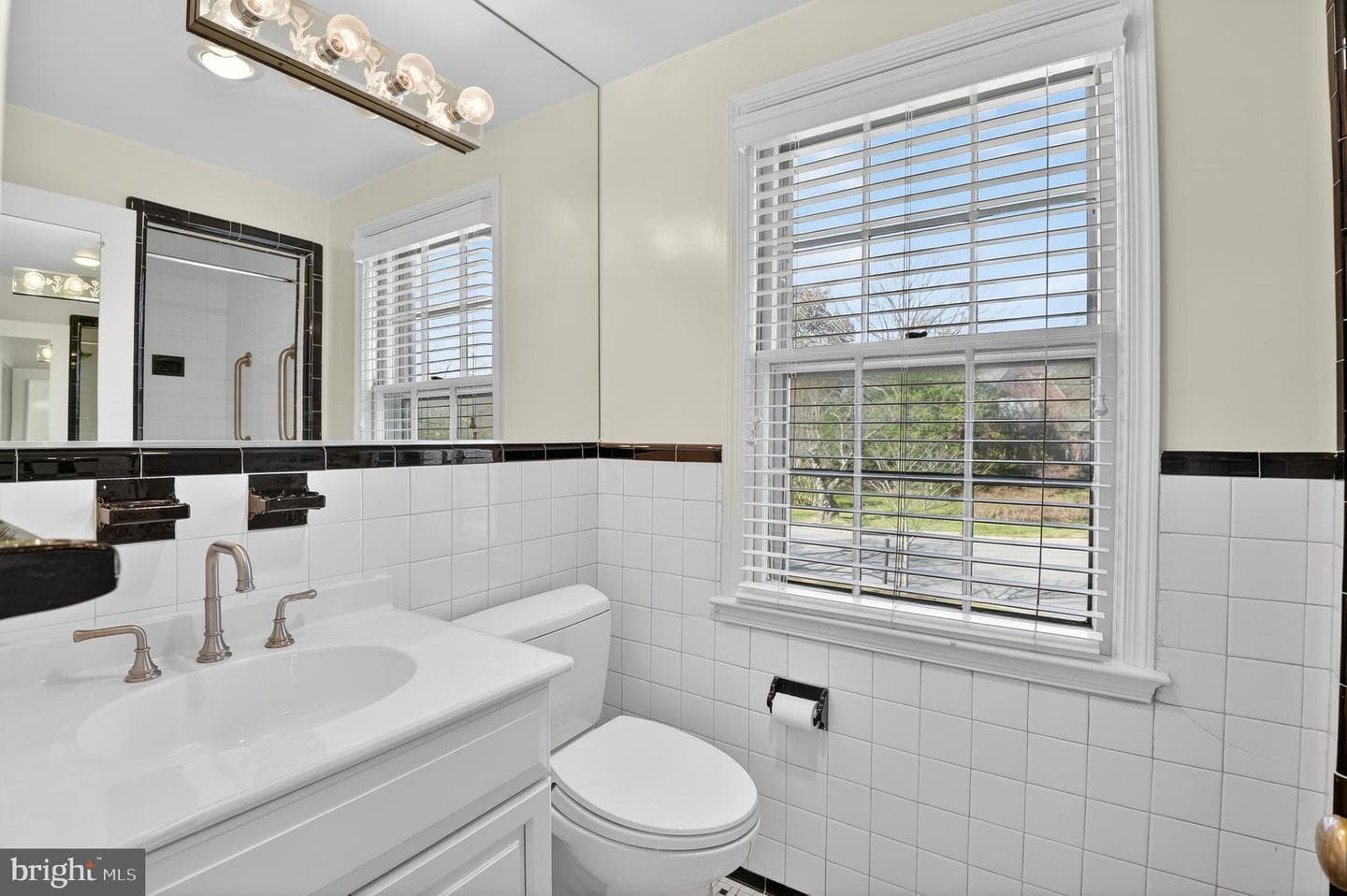 5208 Woodlawn Avenue photo 30