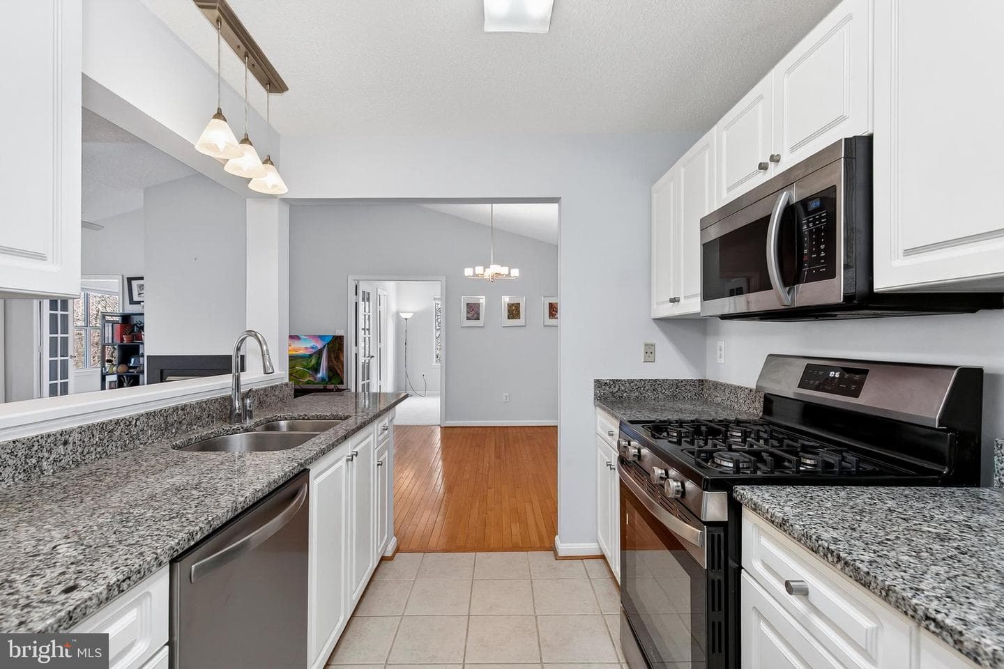 10007 Vanderbilt Circle #14 photo 13