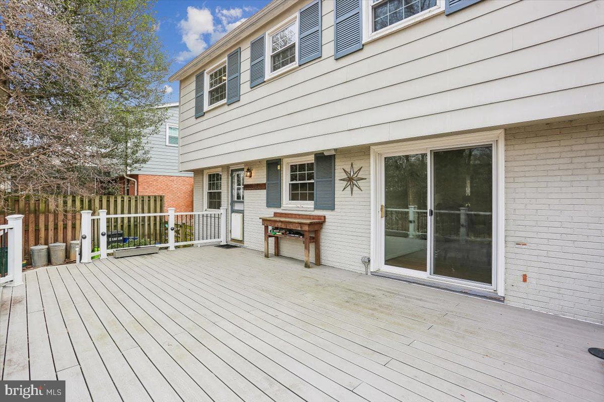 11011 Montrose Avenue photo 4