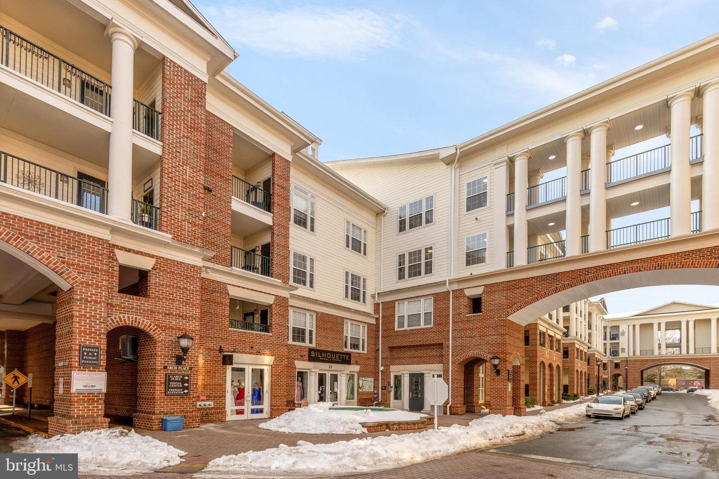 11 Arch Place #368
