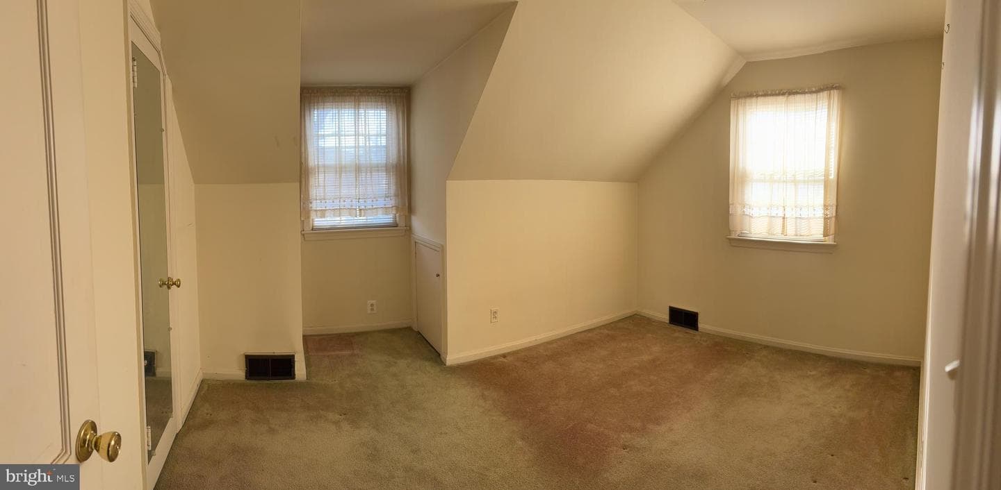 8208 Maple Ridge Road photo 9