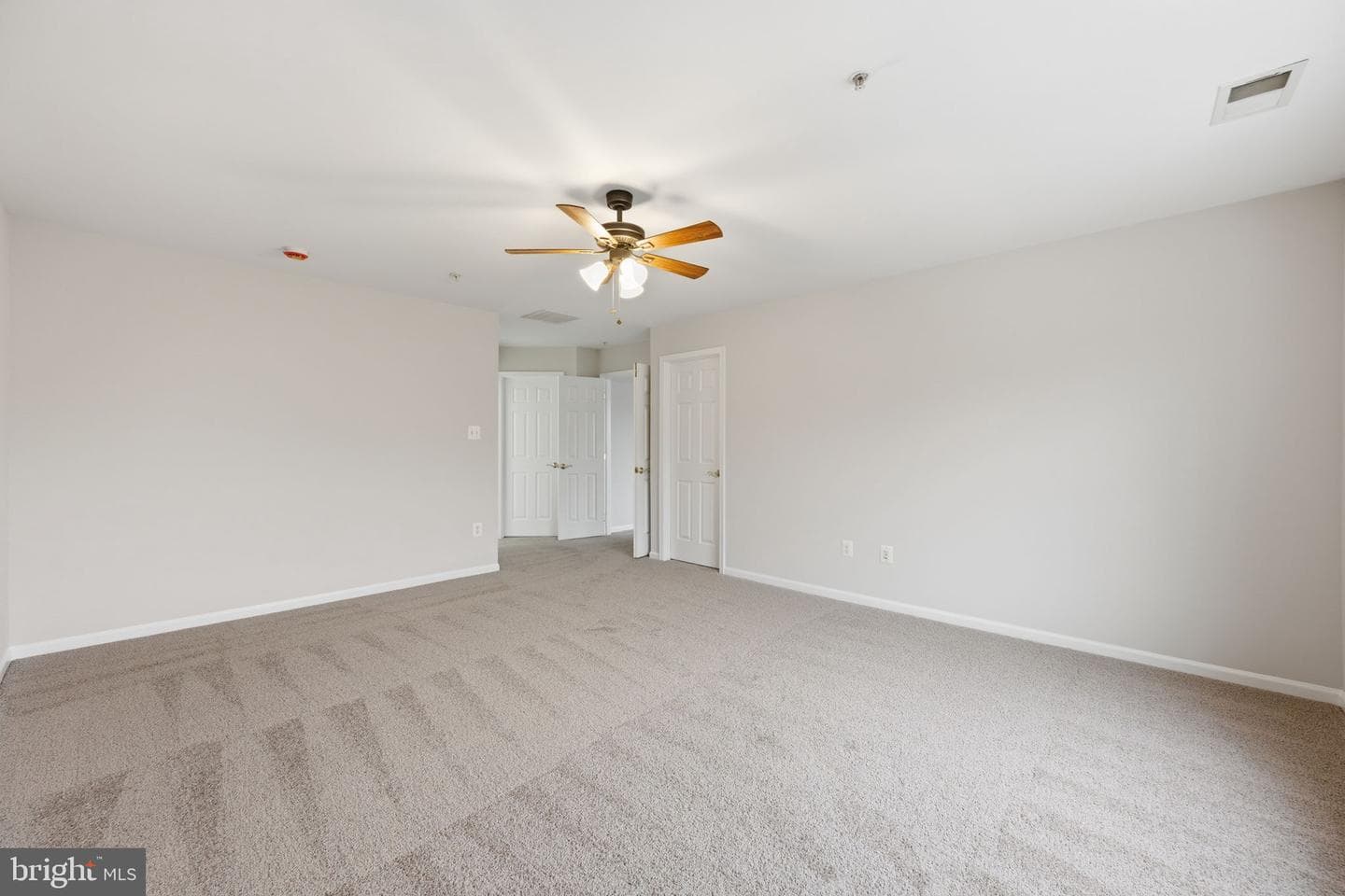 1004 Gaither Road photo 18