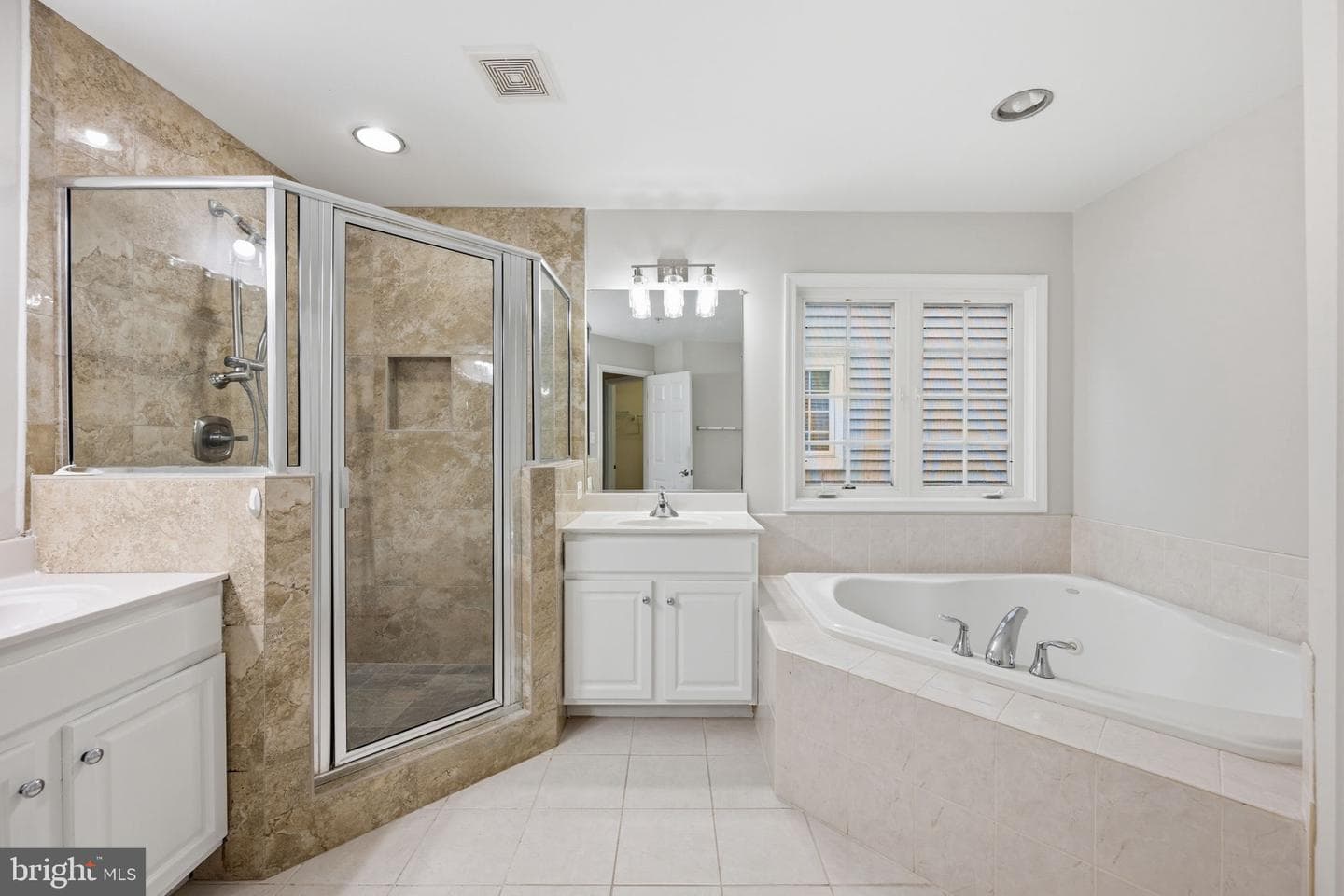 1004 Gaither Road photo 20