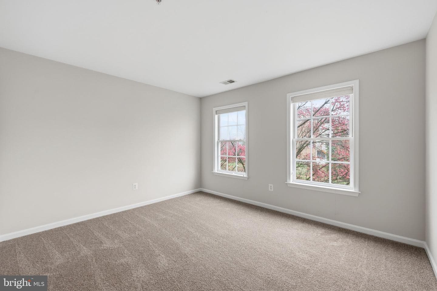 1004 Gaither Road photo 25