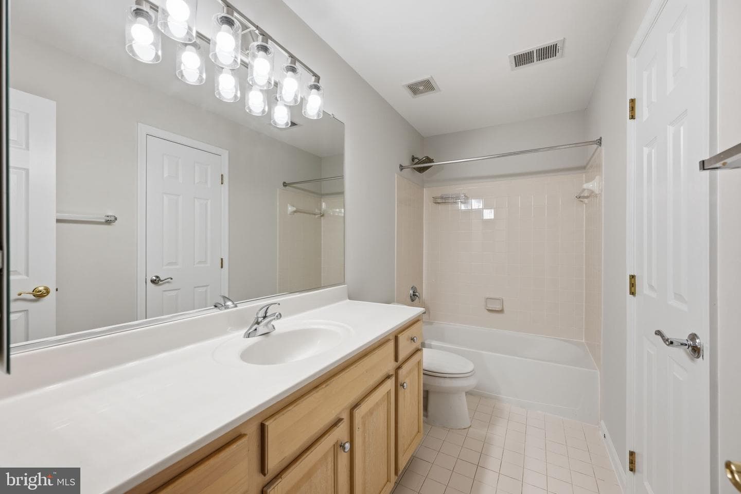 1004 Gaither Road photo 27