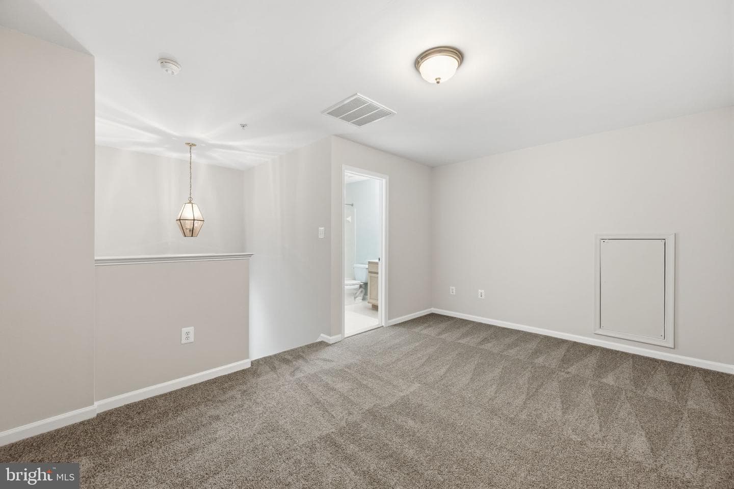 1004 Gaither Road photo 28