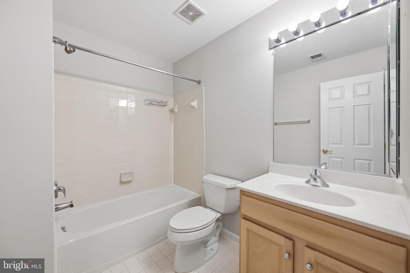 1004 Gaither Road photo 32