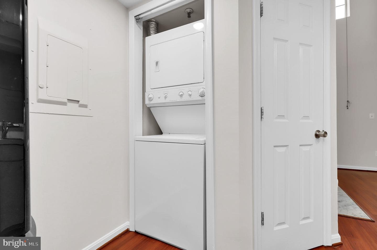 913 Hillside Lake Terrace #413 photo 10