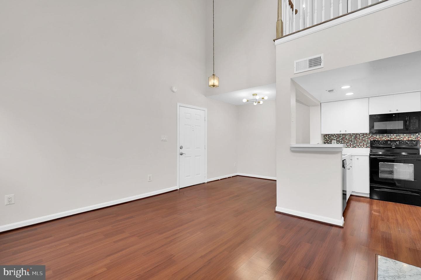 913 Hillside Lake Terrace #413 photo 5