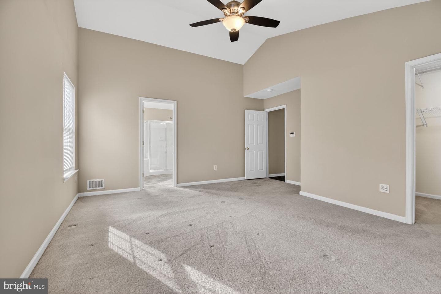 19234 Golden Meadow Drive photo 7