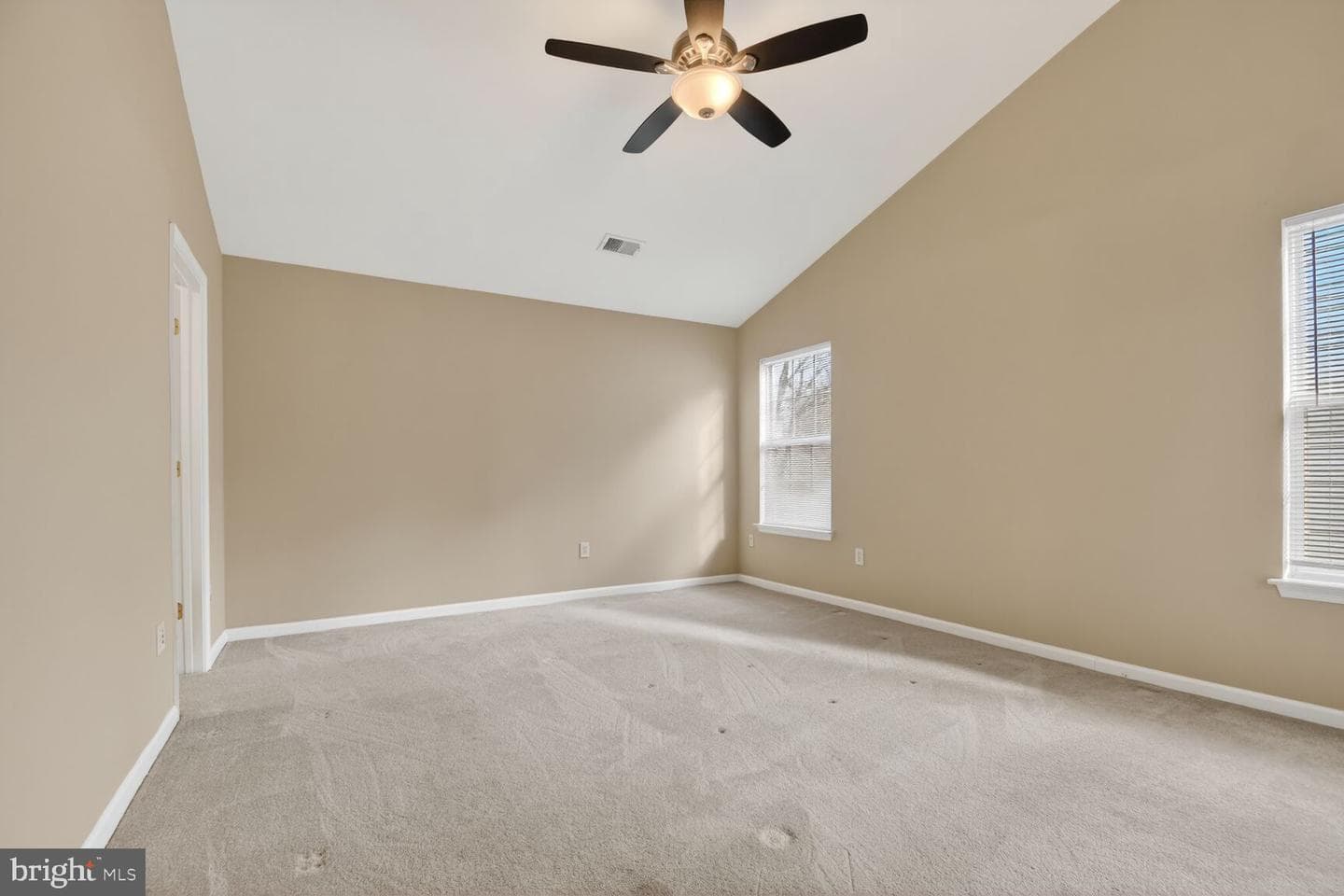 19234 Golden Meadow Drive photo 8