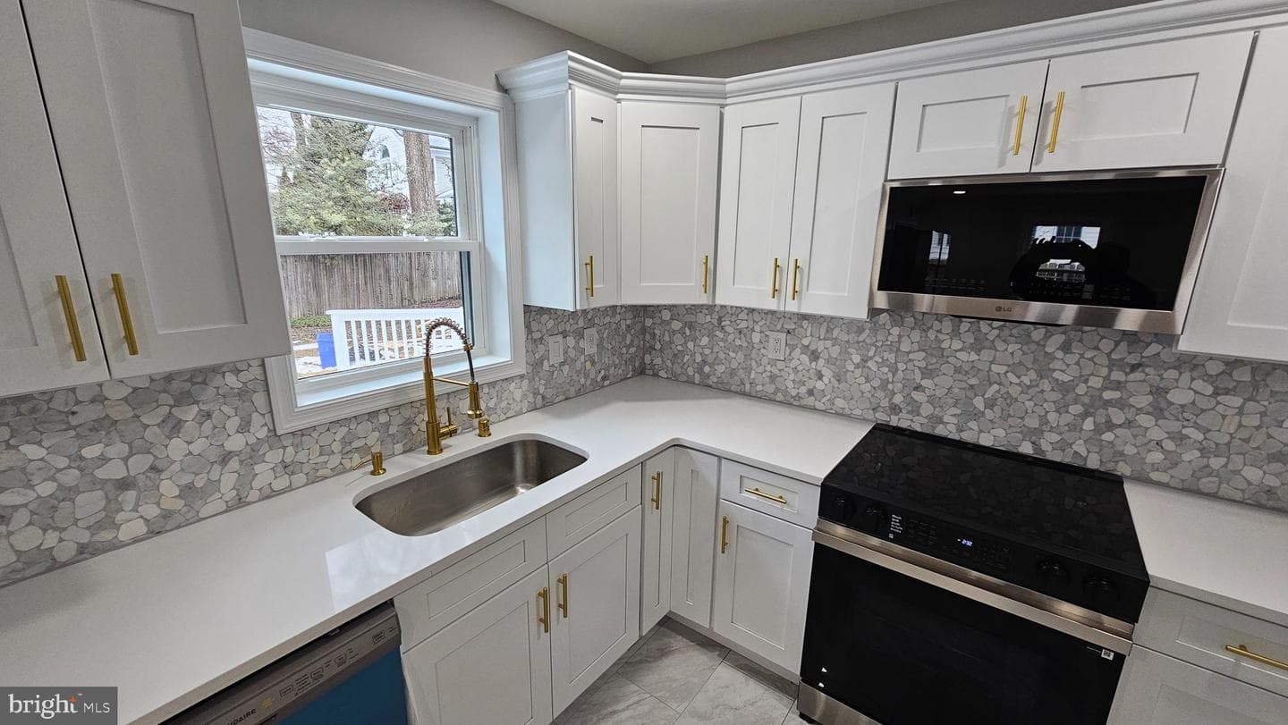 1305 Woodside Parkway photo 5