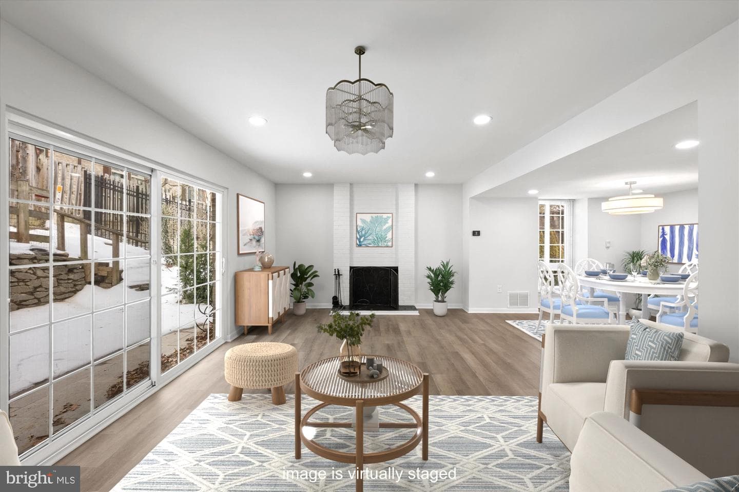 9226 Three Oaks Drive photo 4