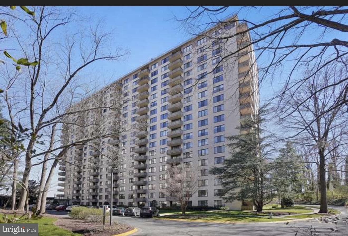 5225 Pooks Hill Road #620s photo 3
