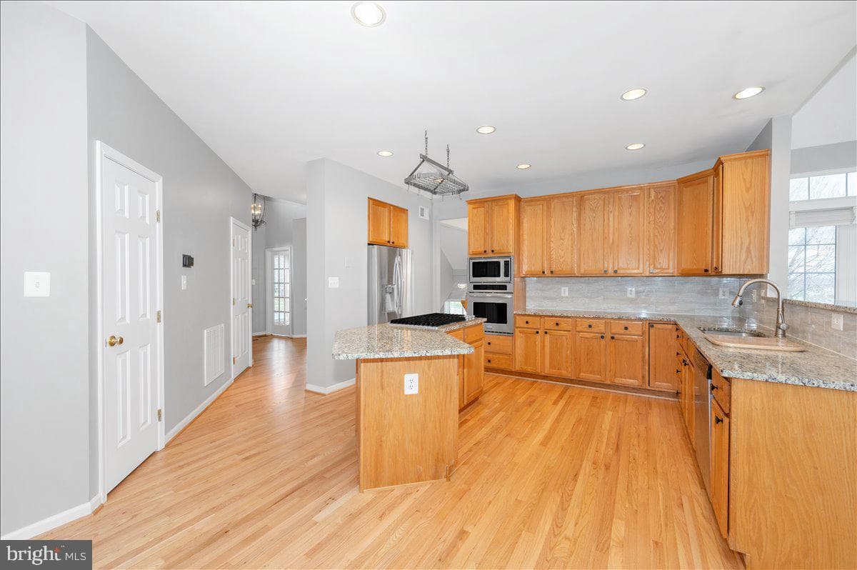 2800 Abbey Manor Circle photo 14
