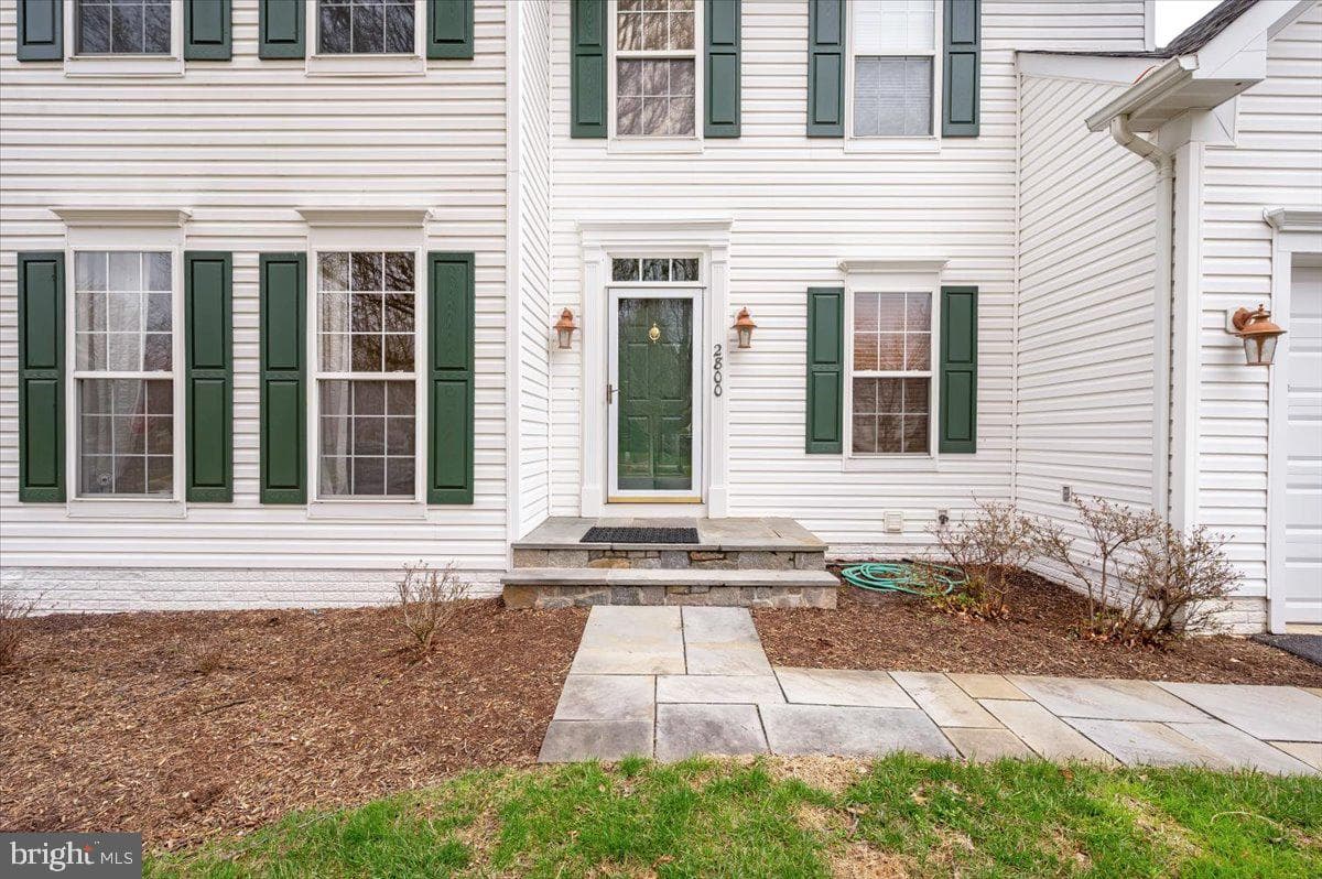 2800 Abbey Manor Circle photo 2