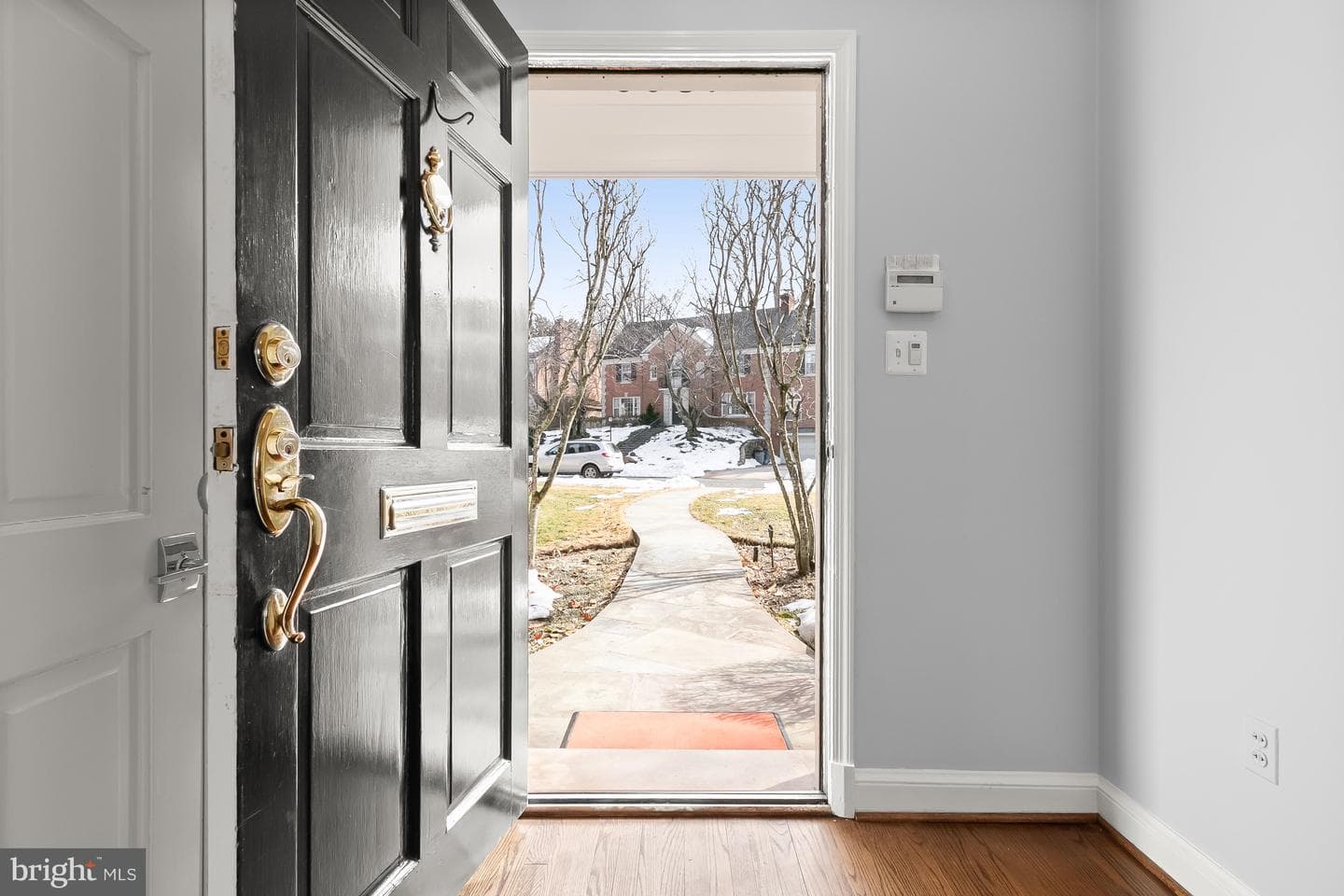 4806 Newport Avenue photo 3