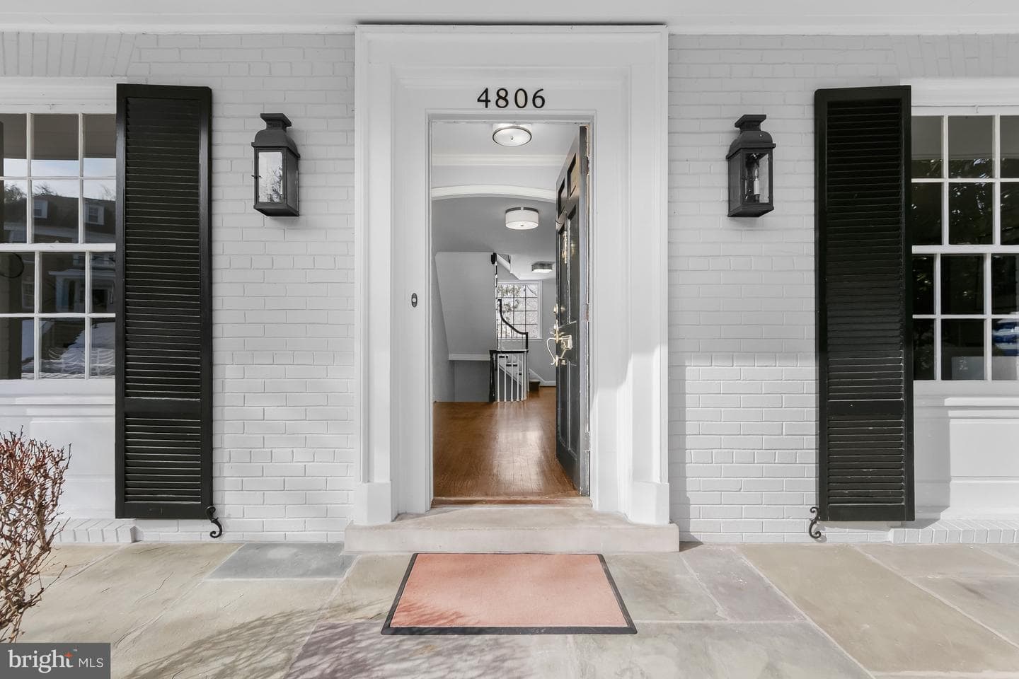 4806 Newport Avenue photo 4