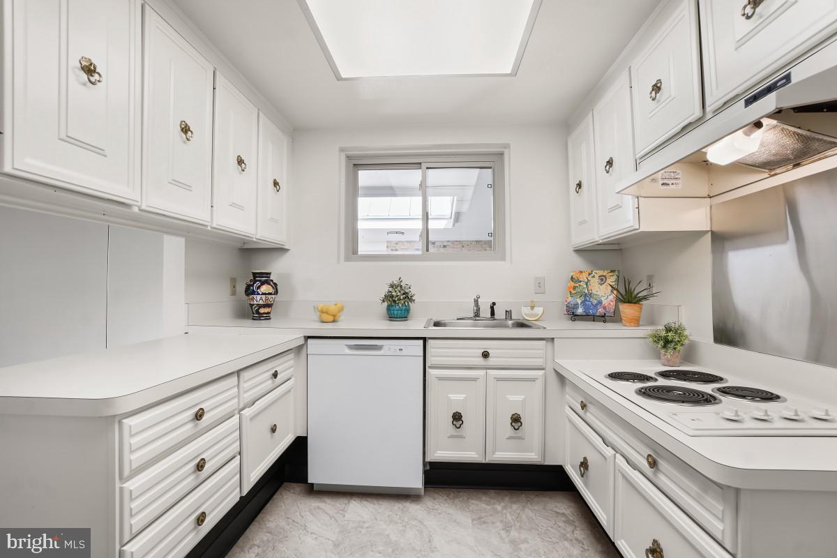 3350 Gleneagles Drive #70-2b photo 2