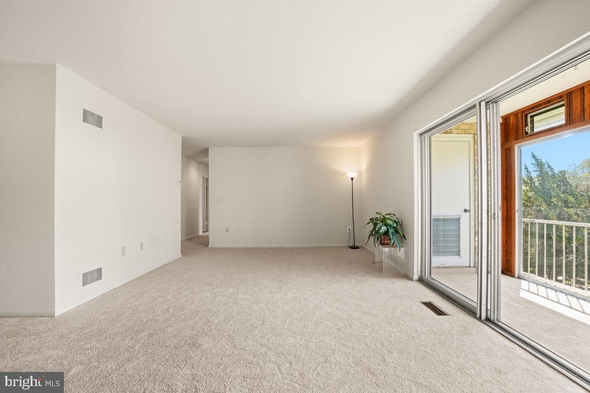 3350 Gleneagles Drive #70-2b photo 3