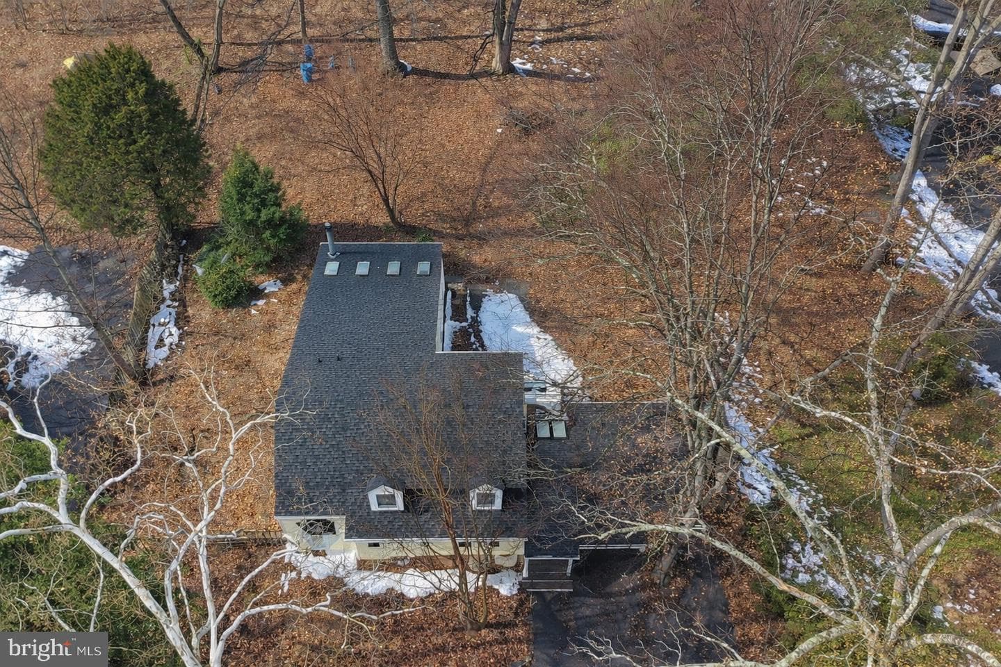 8620 Falls Road photo 6