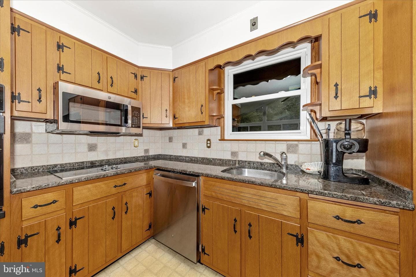 9811 Watkins Road photo 10