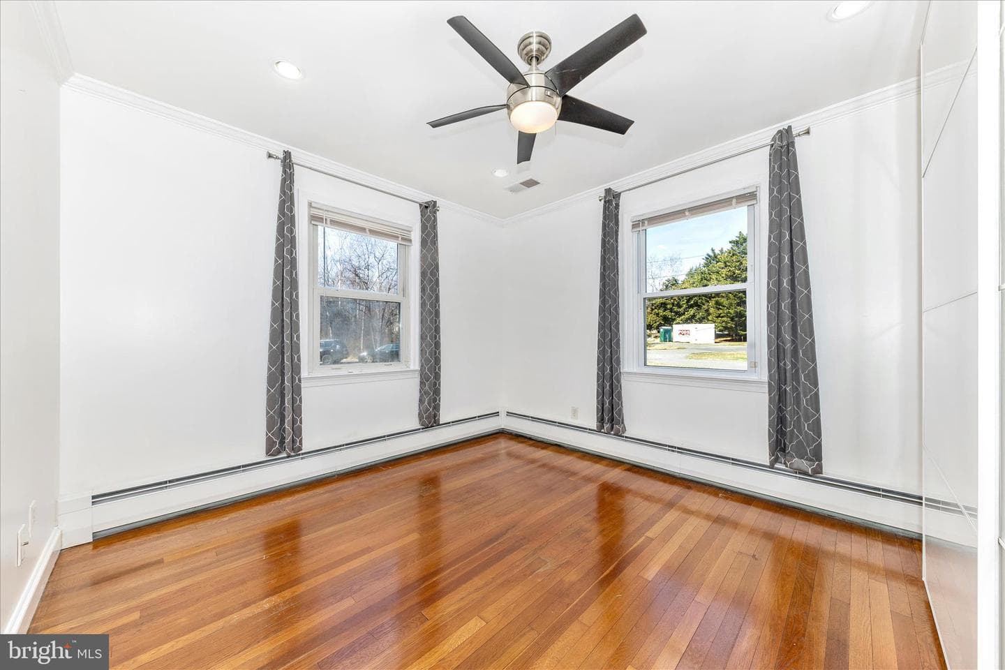 9504 Veirs Drive photo 31