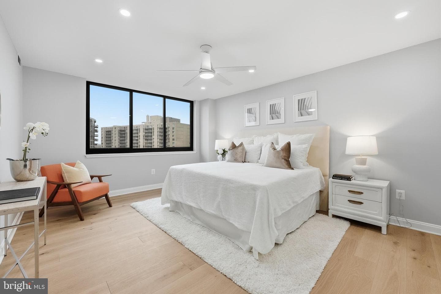 4550 N Park Avenue #807 photo 12