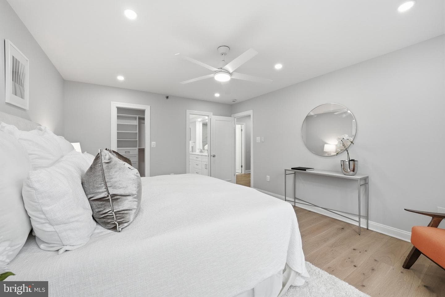 4550 N Park Avenue #807 photo 15