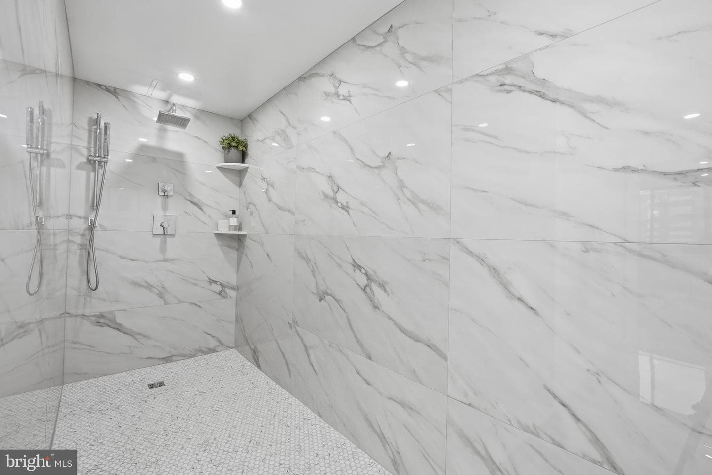 4550 N Park Avenue #807 photo 17